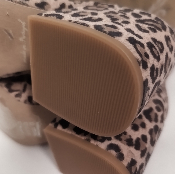 New Animal Print Heel Boots / Size 7 - Picture 3 of 8